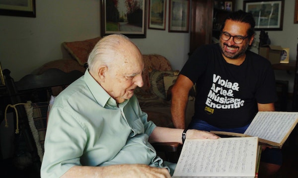 Live revela trajetória de Sérgio Belluco, que mudou a história do violão em Piracicaba