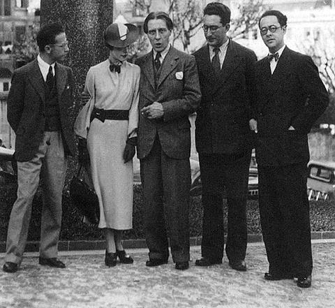 Camargo Guarnieri - Foto: Da esquerda para a direita - Frutuoso Viana, Mme. Cortot, Alfred Cortot, Camargo Guarnieri e João de Souza Lima, São Paulo, 1936 - Reprodução Fotográfica Paola Singéry - Acervo Camargo Guarnieri, Rio de Janeiro